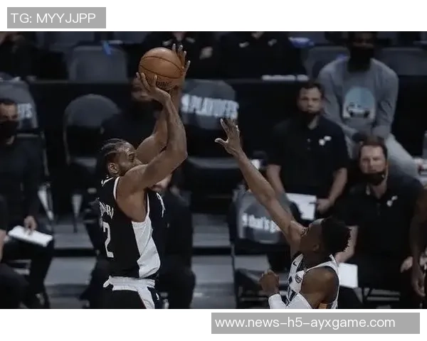 路威称三球应效仿阿隆戈登加盟强队快船助力球队发展 路威称三球应效仿阿隆戈登加盟强队快船助力球队发展